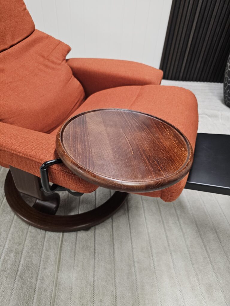 Stressless® Capri elektrisk lenestol med integrert fothviler og kaffebord