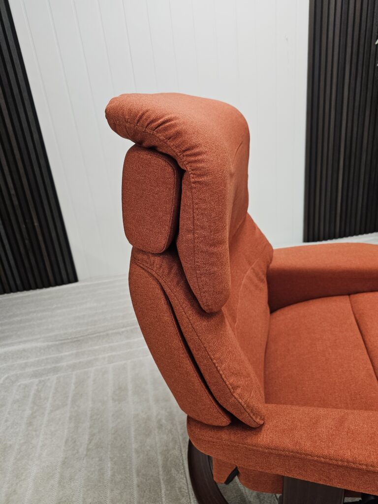 Stressless® Capri elektrisk lenestol med integrert fothviler og kaffebord