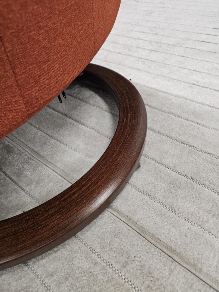 Stressless® Capri elektrisk lenestol med integrert fothviler og kaffebord