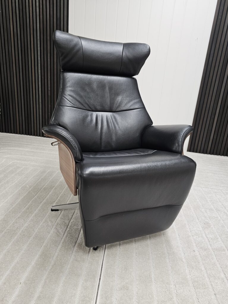 2 stk. Conform Air lenestoler med integrert fothviler