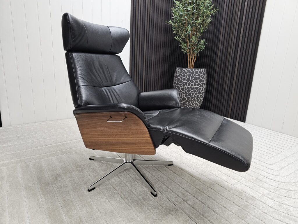 2 stk. Conform Air lenestoler med integrert fothviler