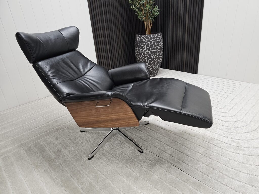 2 stk. Conform Air lenestoler med integrert fothviler