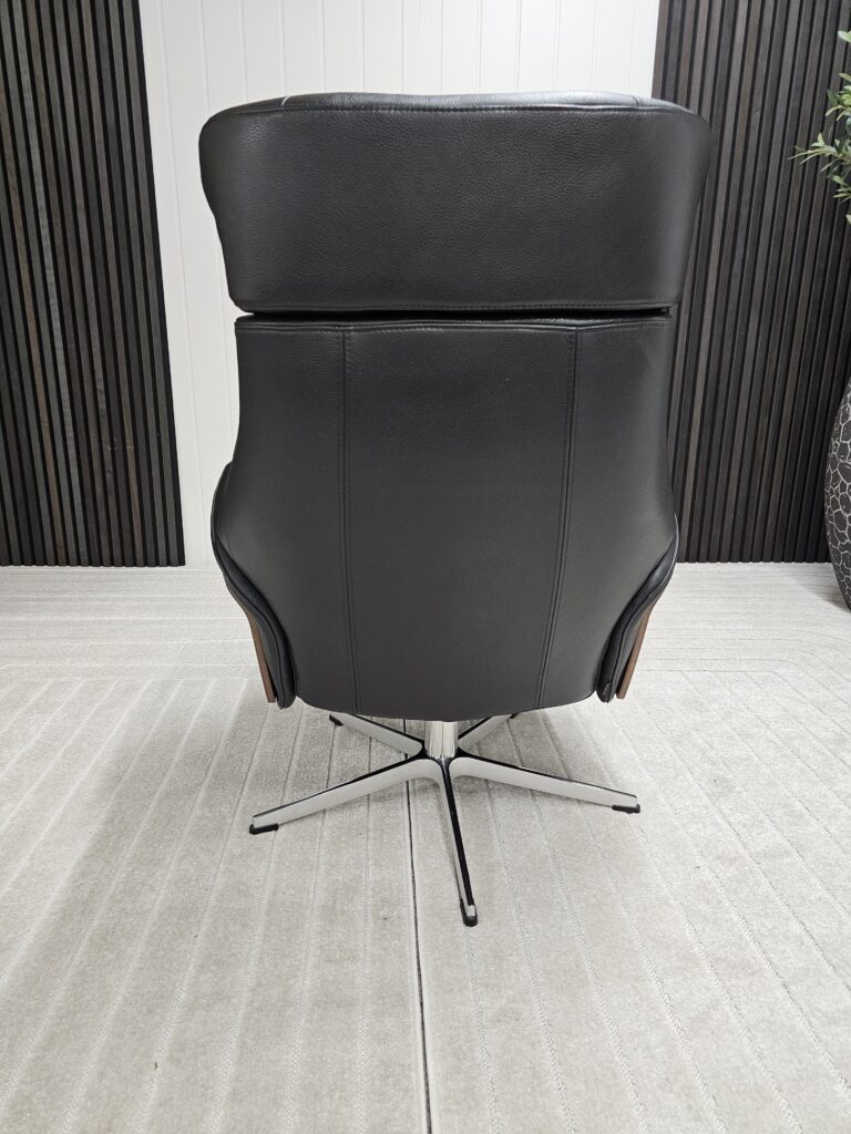 2 stk. Conform Air lenestoler med integrert fothviler