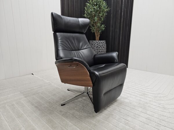 2 stk. Conform Air lenestoler med integrert fothviler