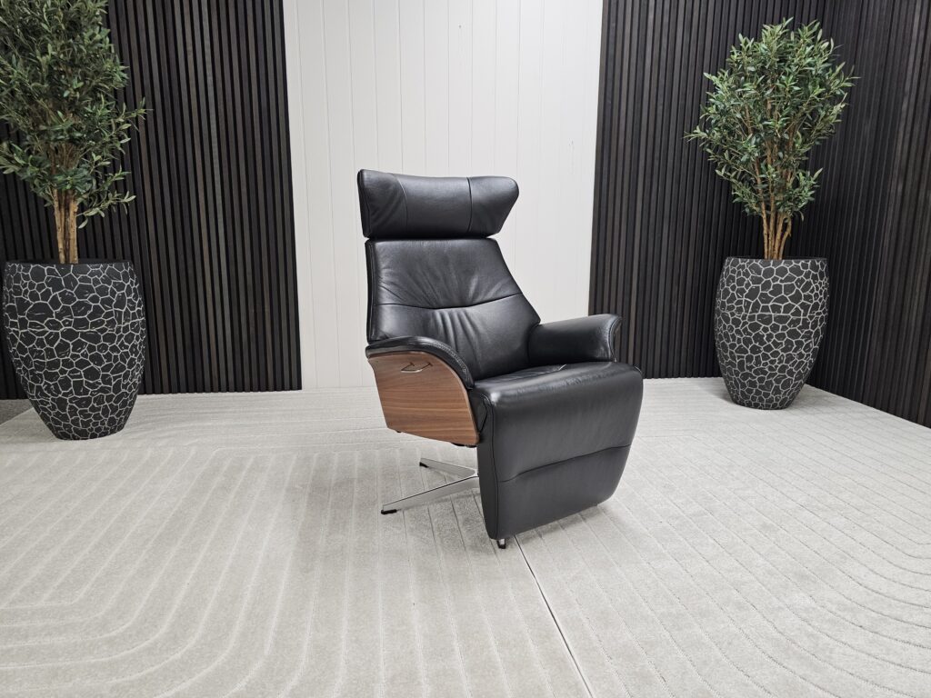 2 stk. Conform Air lenestoler med integrert fothviler