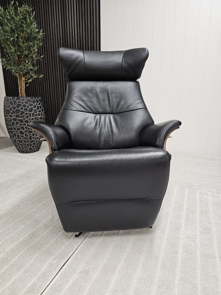 2 stk. Conform Air lenestoler med integrert fothviler