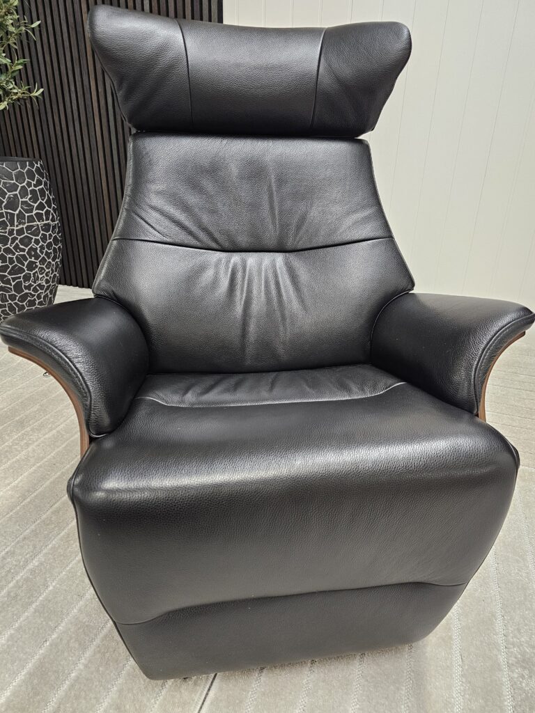 2 stk. Conform Air lenestoler med integrert fothviler