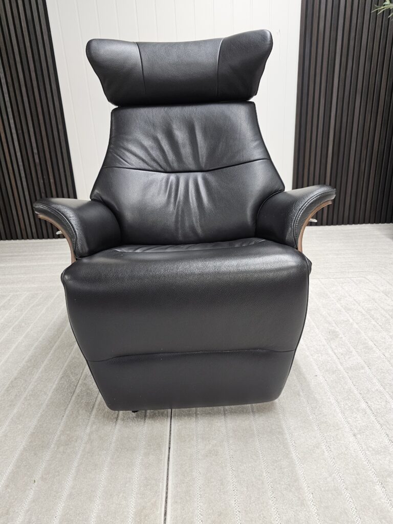 2 stk. Conform Air lenestoler med integrert fothviler