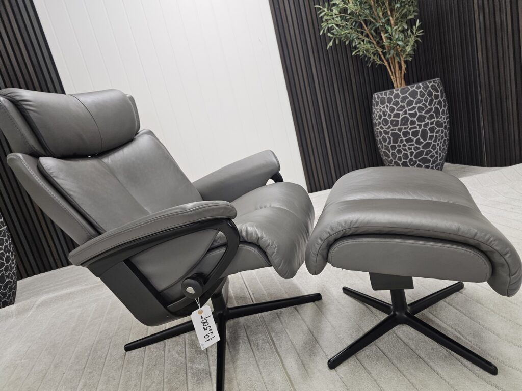 Stressless® Magic Cross lenestol med krakk