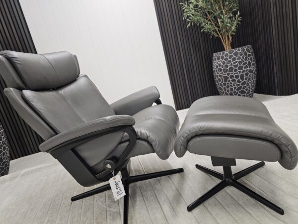 Stressless® Magic Cross lenestol med krakk