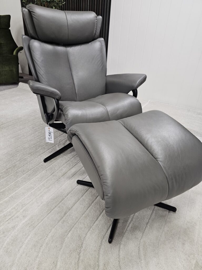 Stressless® Magic Cross lenestol med krakk