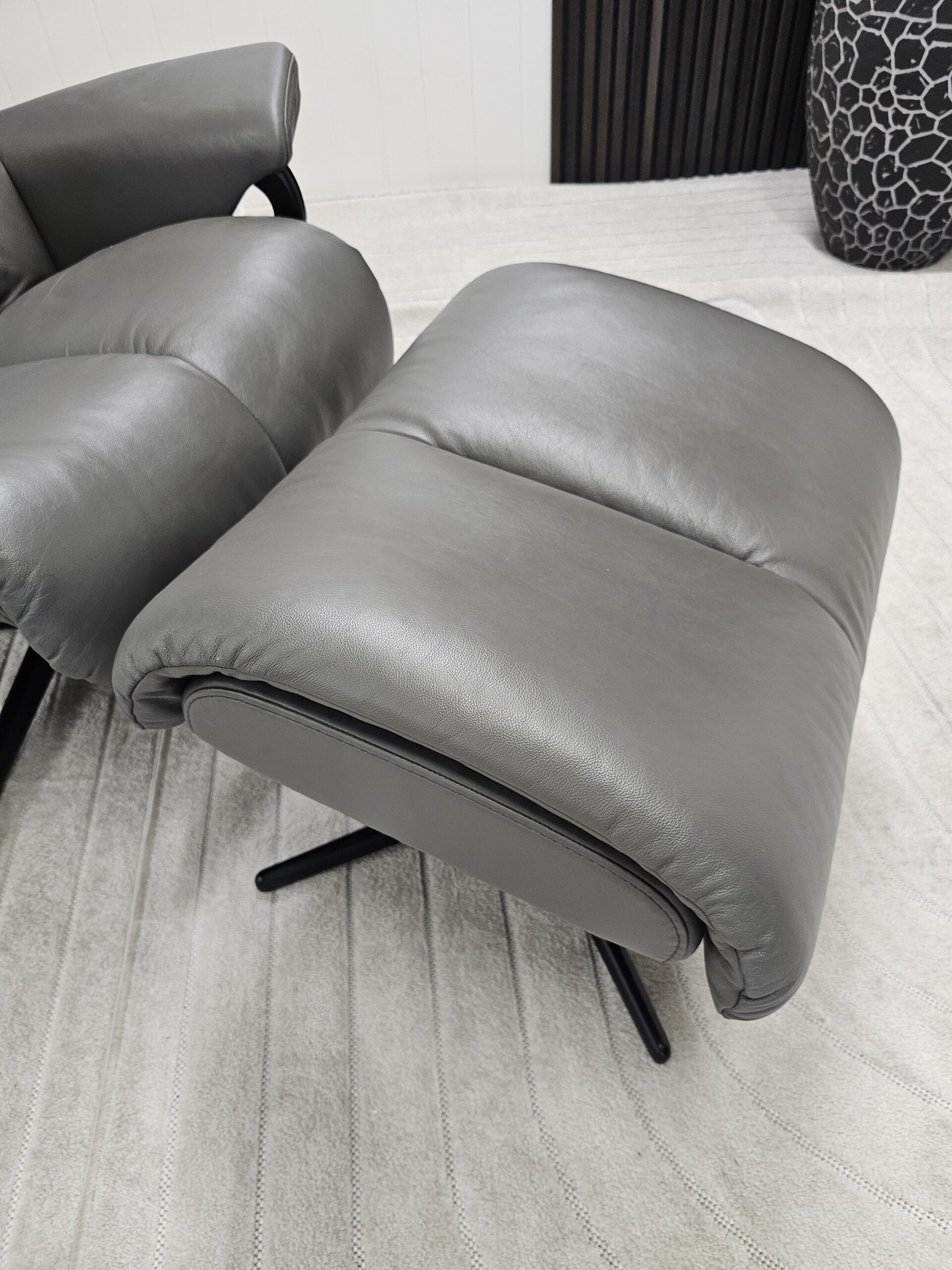 Stressless® Magic Cross lenestol med krakk - Bilde 7