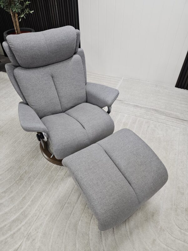 Stressless® Magic Signature lenestol med krakk