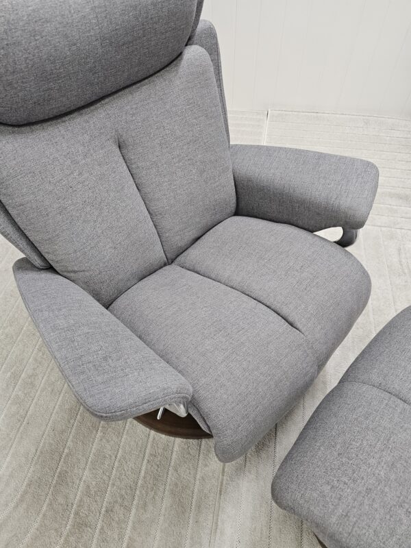Stressless® Magic Signature lenestol med krakk