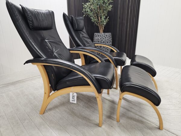 2 stk. Brunstad Delta Legend lenestoler med 2 krakker