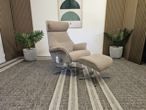 Conform Air lenestol med krakk- Sahara fåreskinn