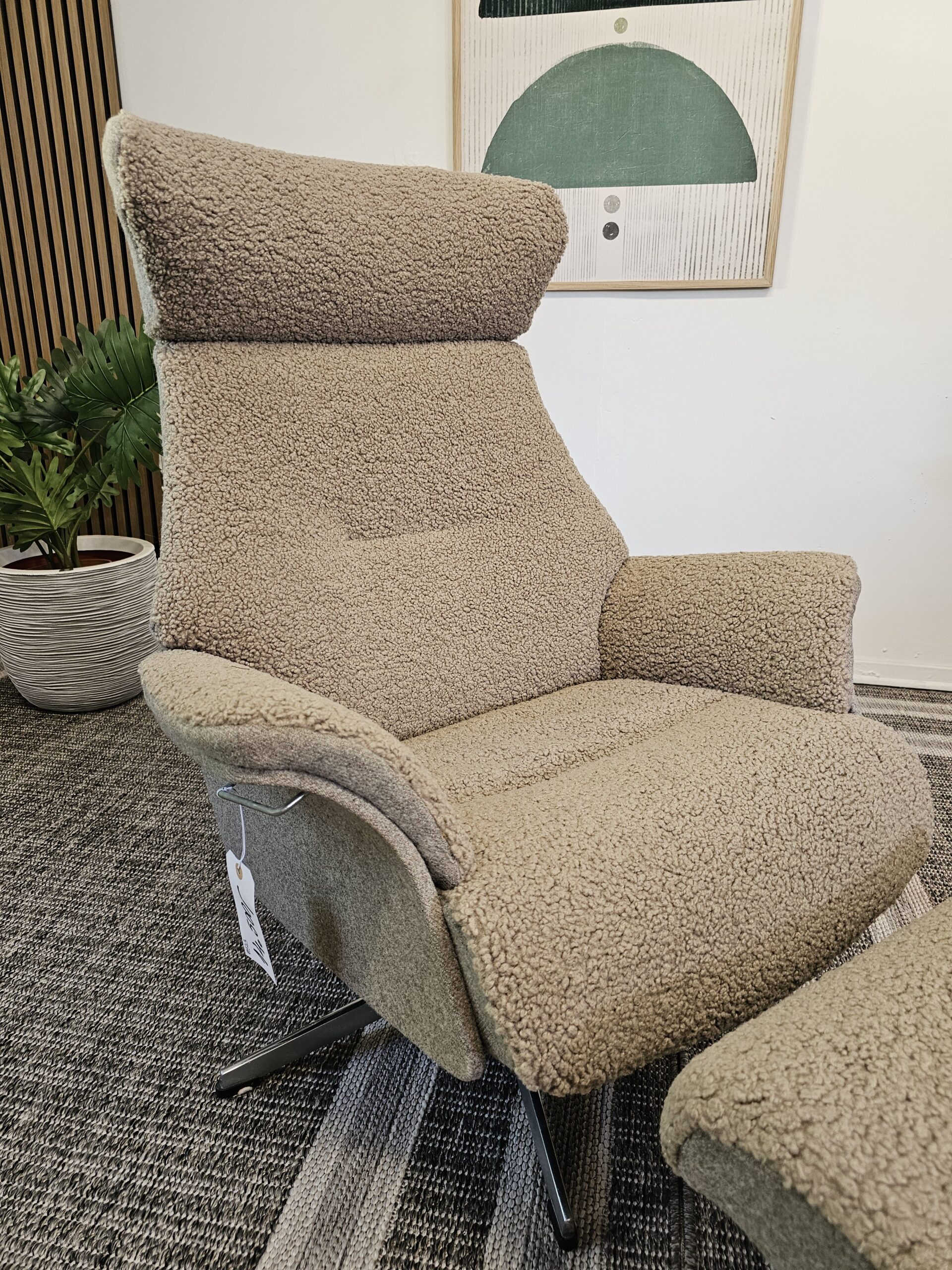 Conform Air lenestol med krakk- Sahara fåreskinn - Bilde 14