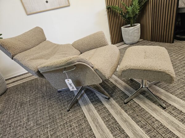 Conform Air lenestol med krakk- Sahara fåreskinn