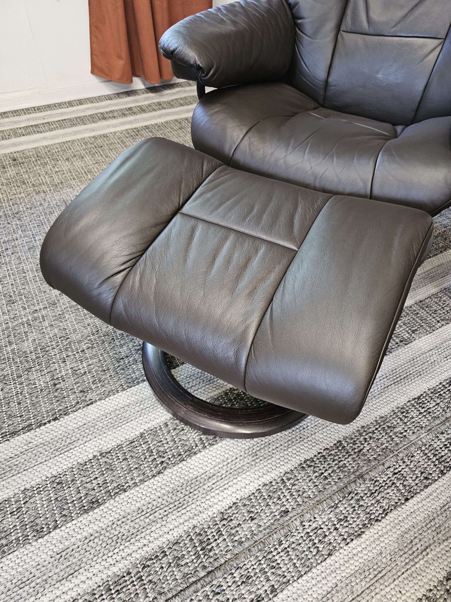 2 stk. Stressless Mayfair lenestoler med krakk - Bilde 18