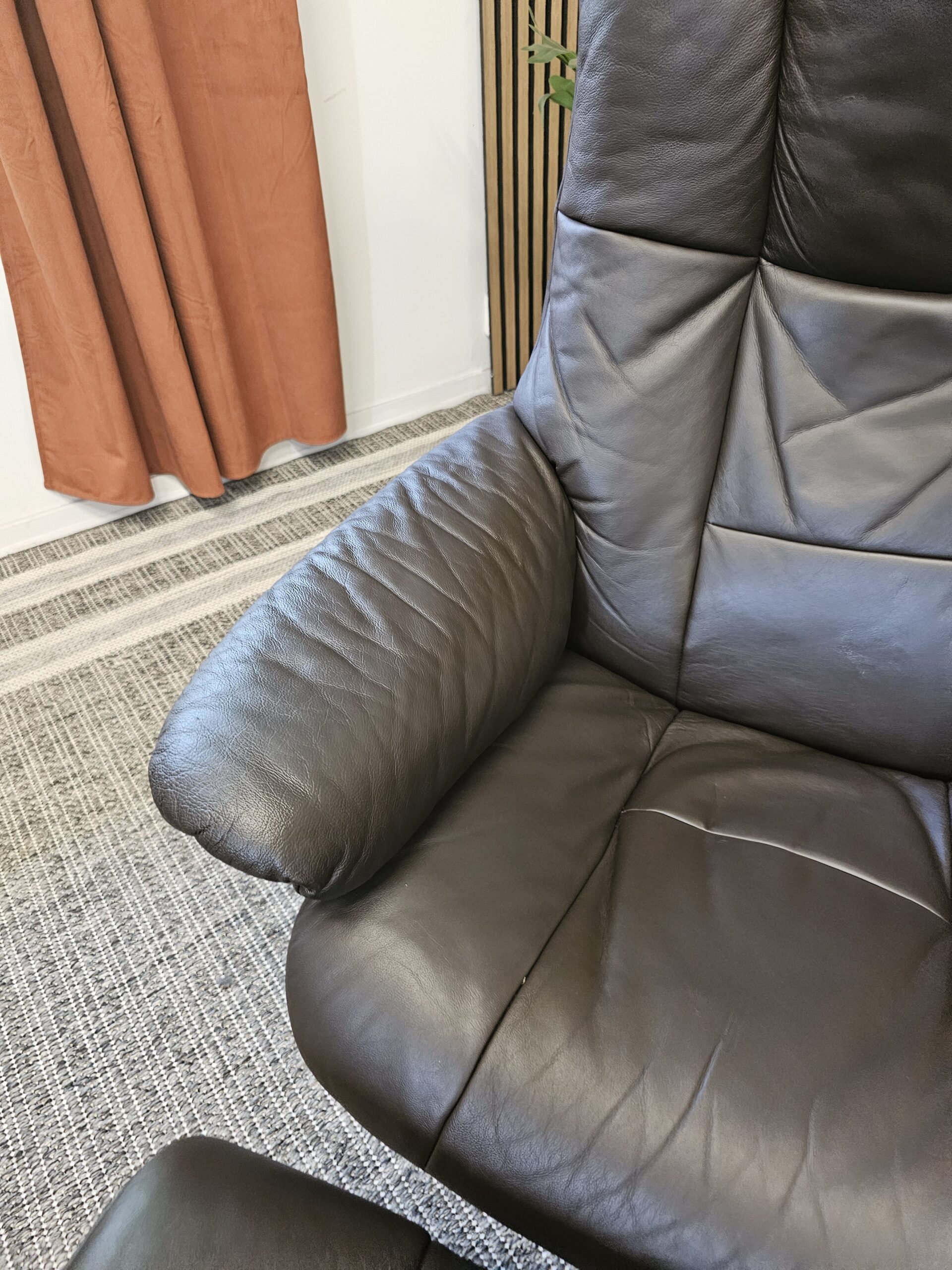 2 stk. Stressless Mayfair lenestoler med krakk - Bilde 17