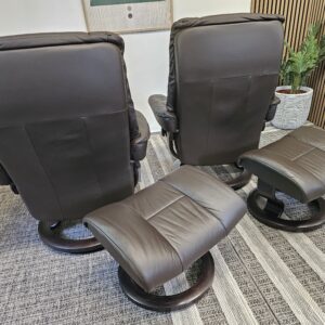 2 stk. Stressless Mayfair lenestoler med krakk - Bilde 5