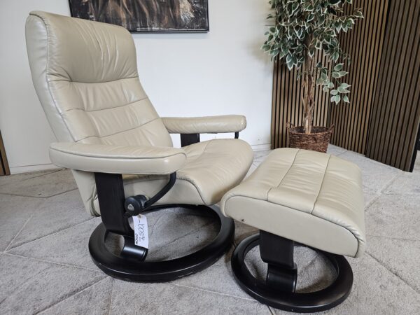 Stressless® Opal lenestol med krakk
