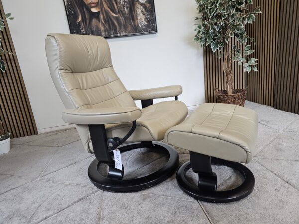 Stressless® Opal lenestol med krakk