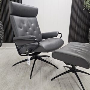 Stressless® London Cross lenestol med krakk - Bilde 1