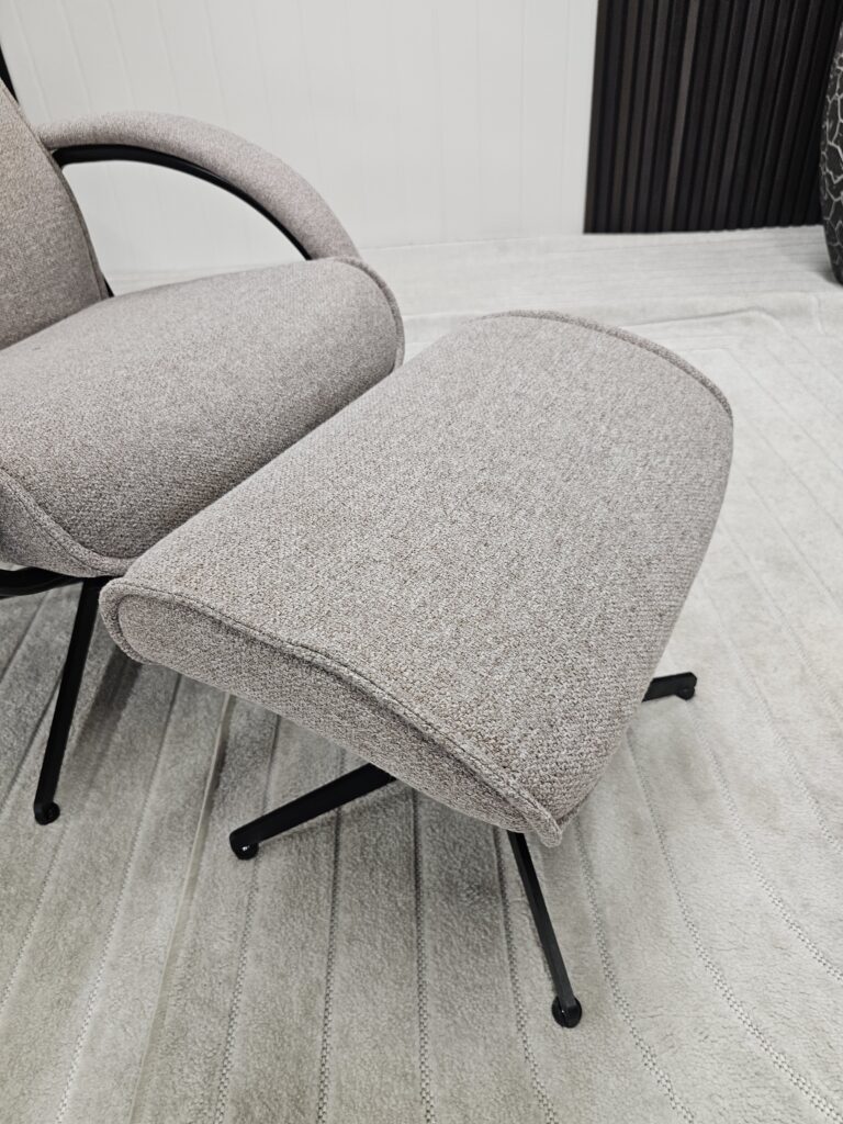 Brunstad Delta Motion lenestol med krakk