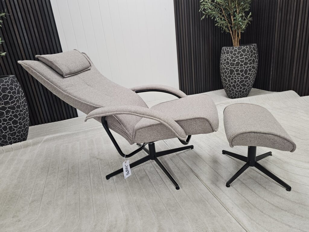 Brunstad Delta Motion lenestol med krakk
