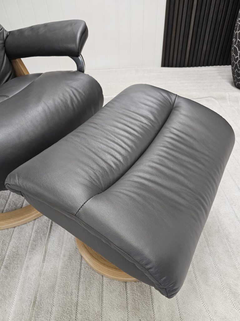 Stressless® View Signature lenestol med krakk