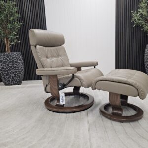 Stressless® Erik Classic lenestol med krakk - Bilde 2