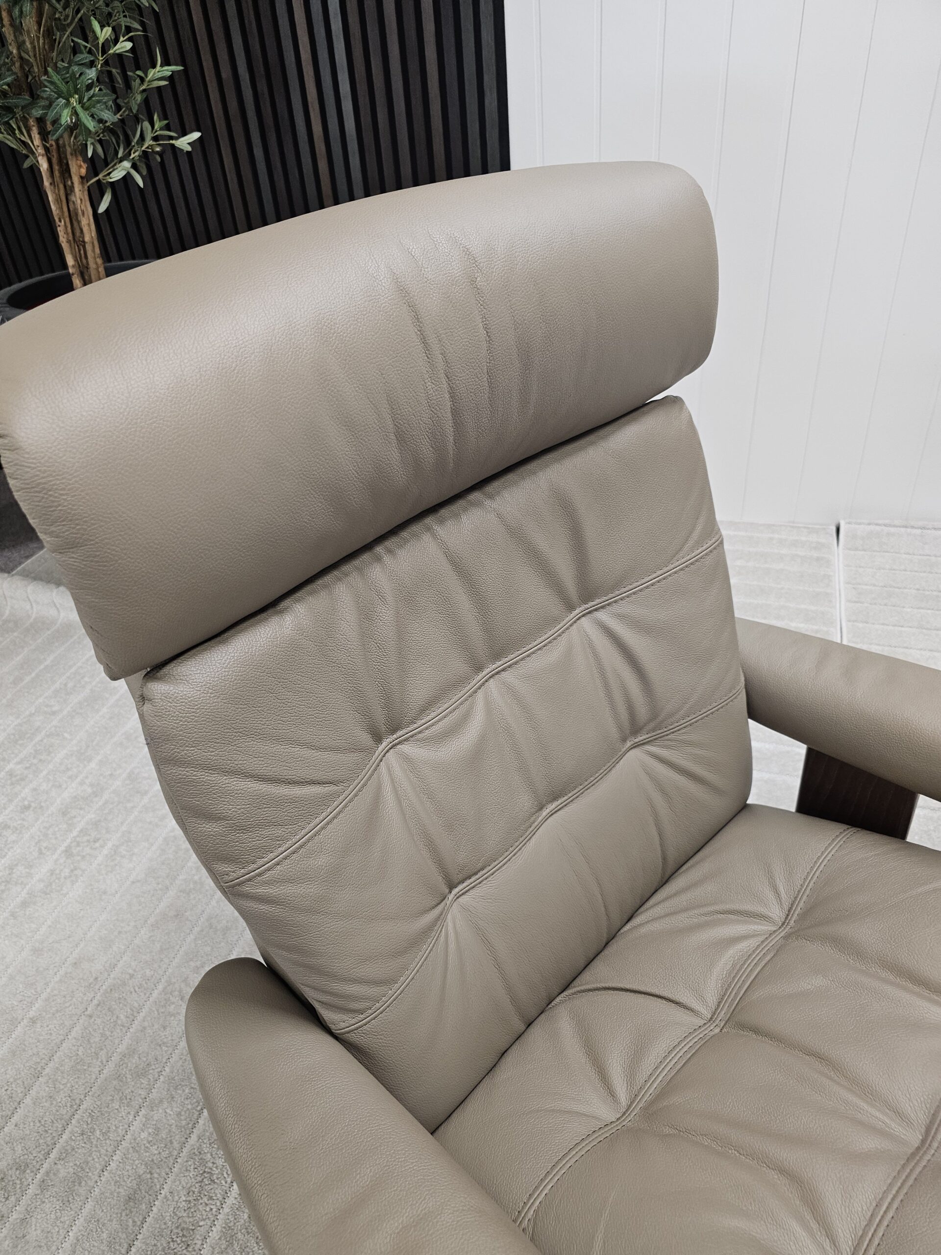 Stressless® Erik Classic lenestol med krakk - Bilde 18