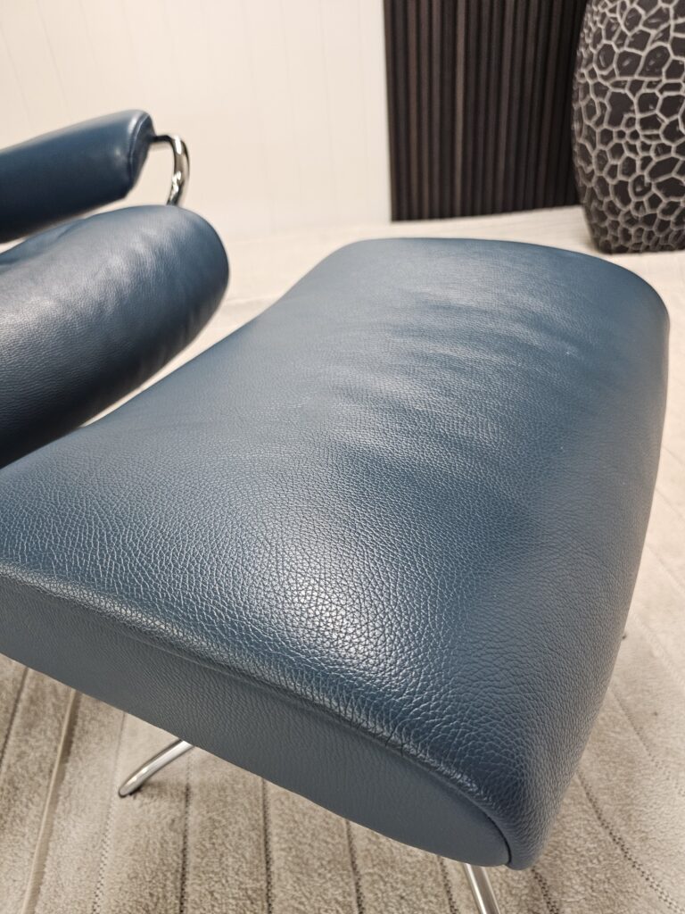 Stressless® London Cross lenestol med krakk