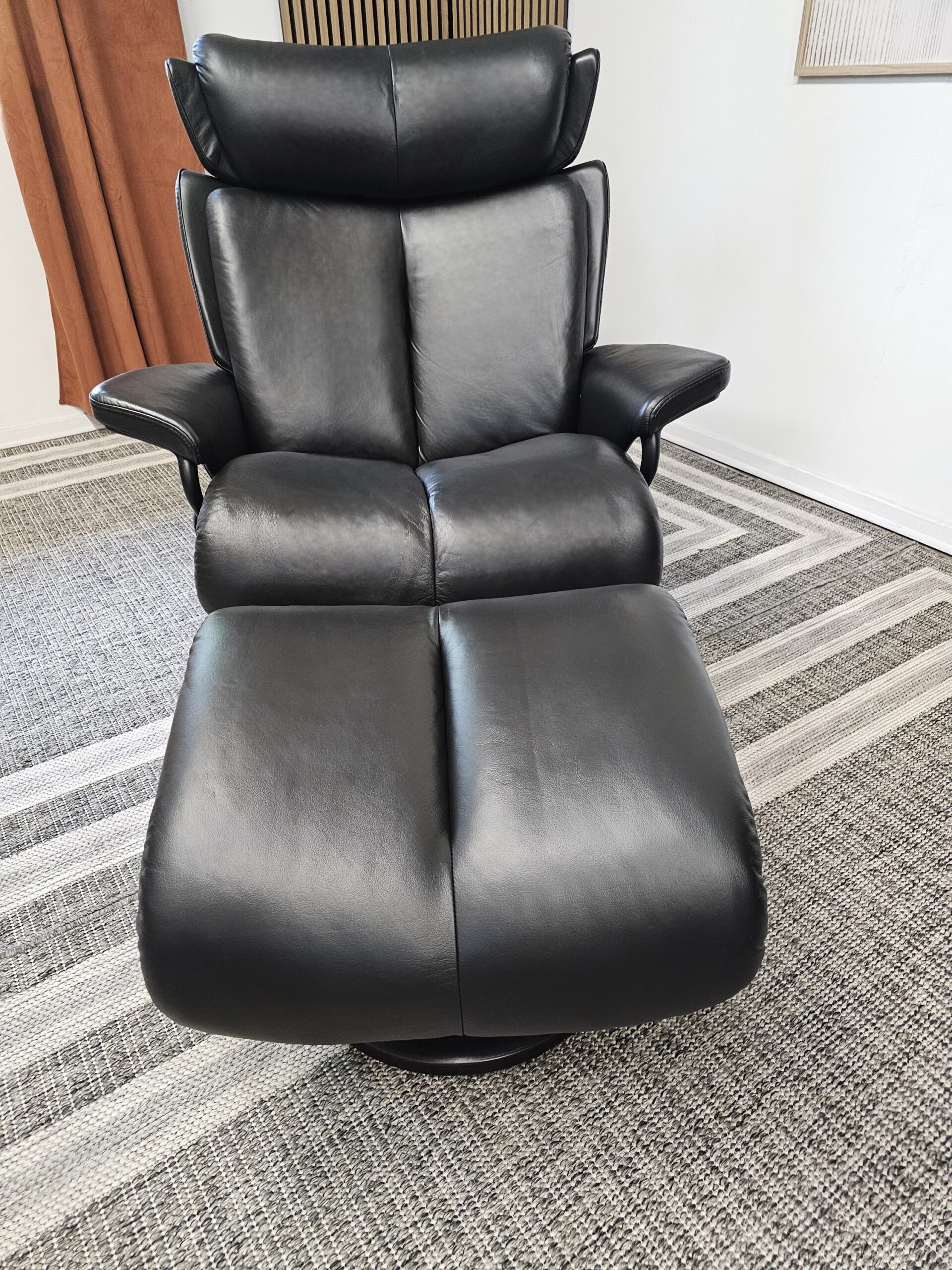 Stressless® Magic Cross lenestol med krakk - Bilde 3