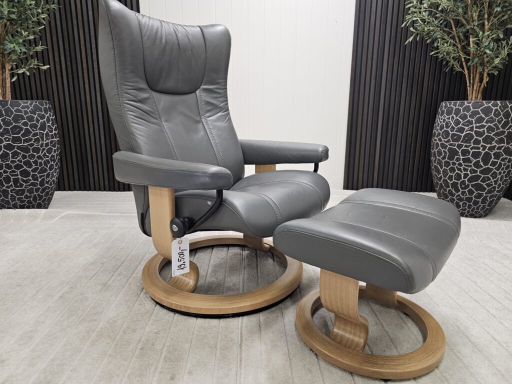 Stressless® Wing Classic lenestol med krakk