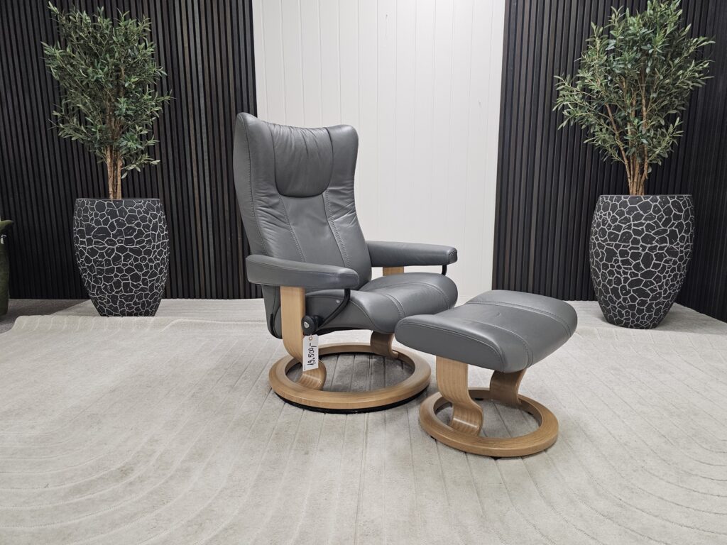 Stressless® Wing Classic lenestol med krakk
