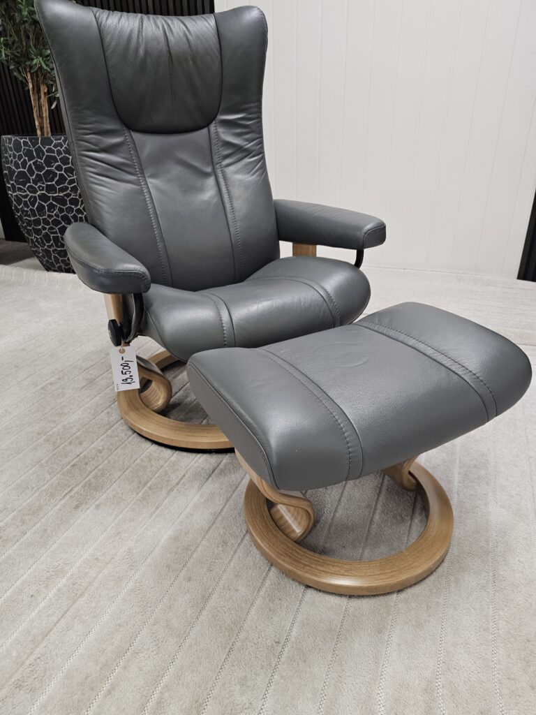 Stressless® Wing Classic lenestol med krakk