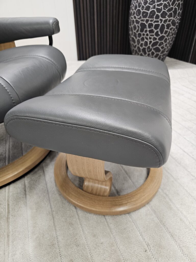 Stressless® Wing Classic lenestol med krakk