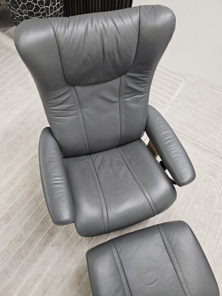 Stressless® Wing Classic lenestol med krakk