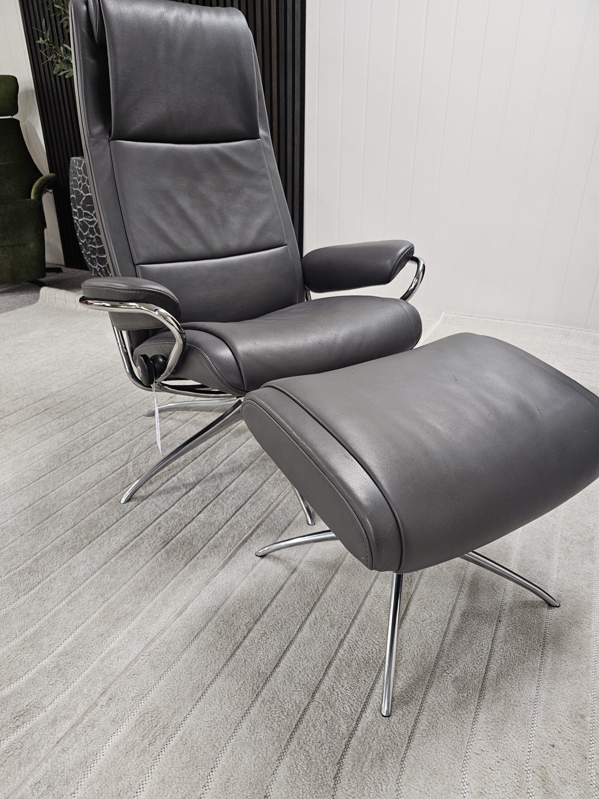 Stressless® Paris Cross lenestol med krakk - Bilde 2