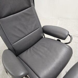 Stressless® Paris Cross lenestol med krakk - Bilde 13
