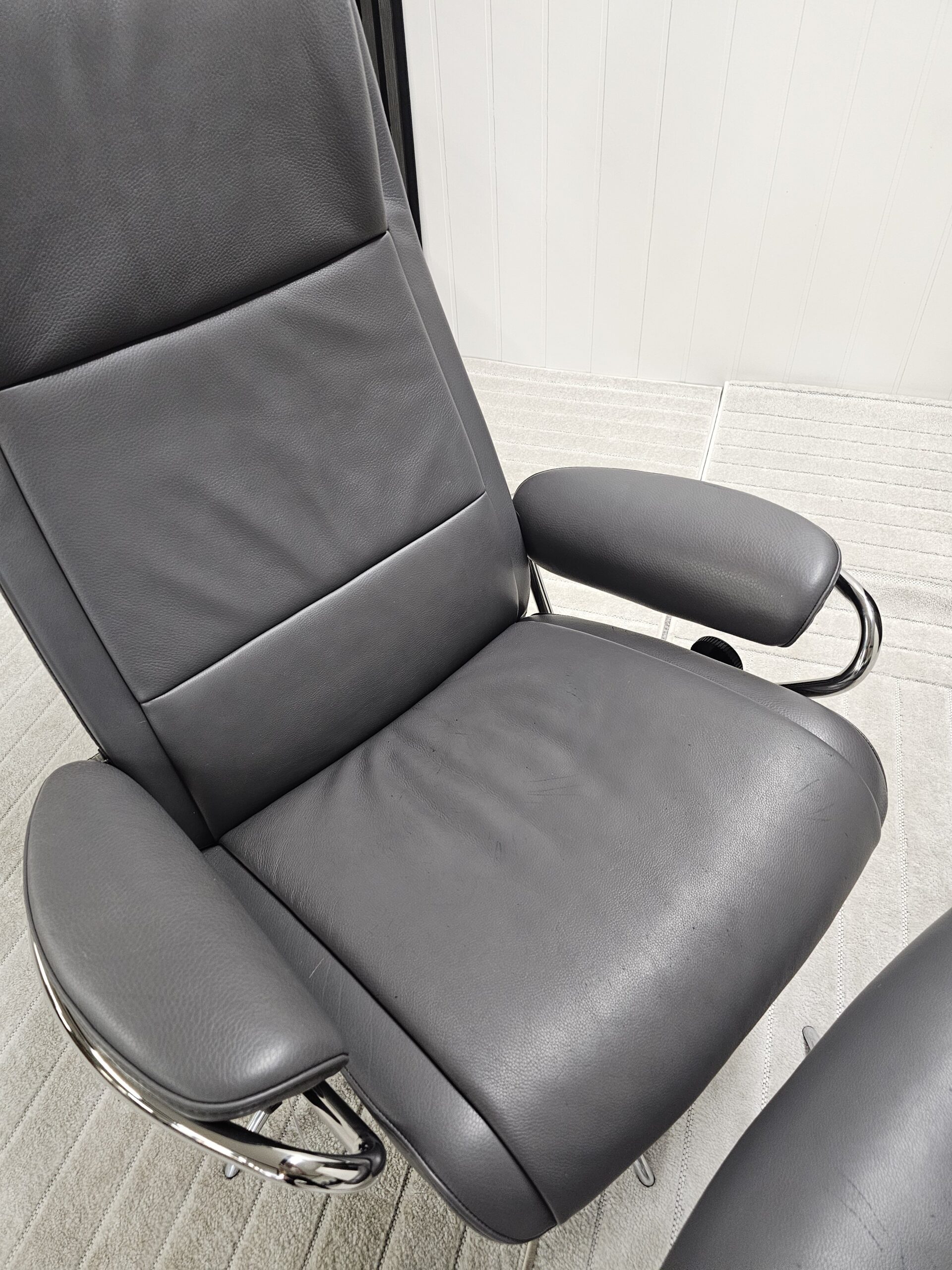 Stressless® Paris Cross lenestol med krakk - Bilde 13