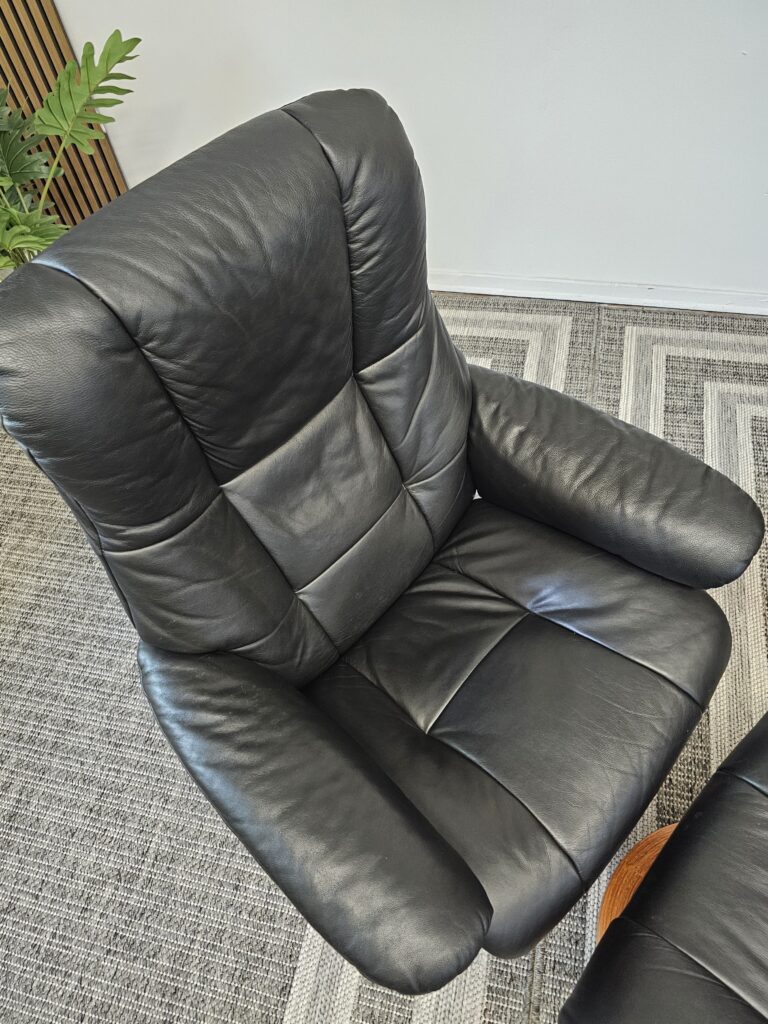 Stressless® Mayfair Classic lenestol med krakk