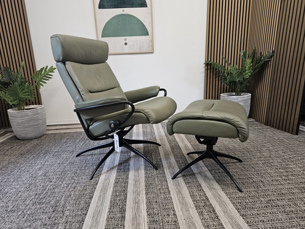 Stressless® Tokyo Star lenestol med krakk
