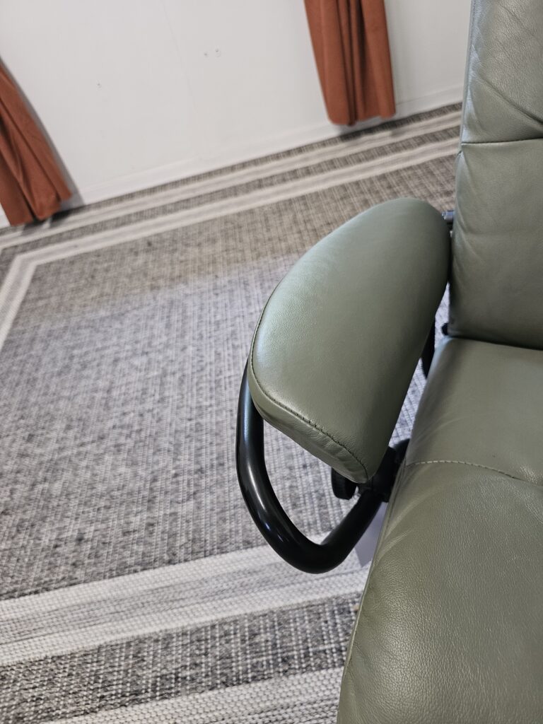 Stressless® Tokyo Star lenestol med krakk