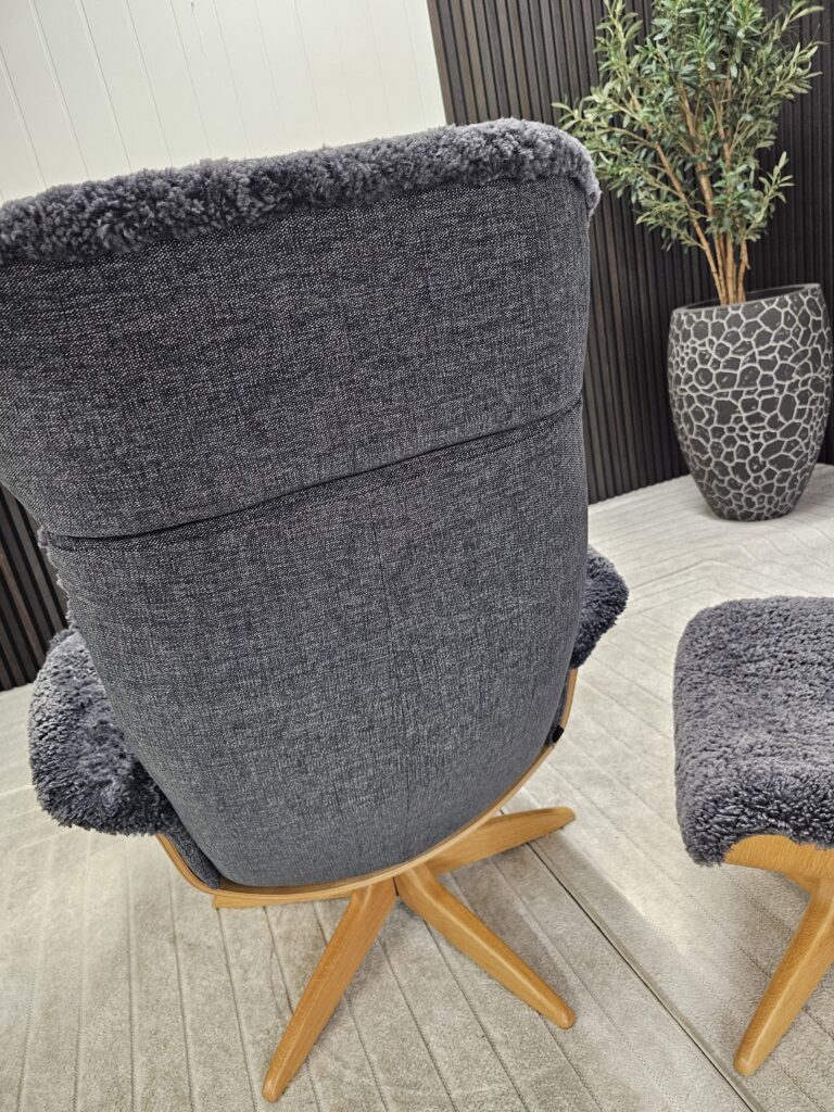 Conform Timeout høyrygget lenestol med krakk