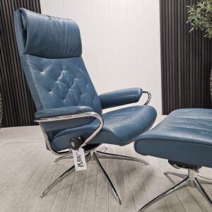 Stressless® Metro Cross lenestol med krakk - Bilde 1