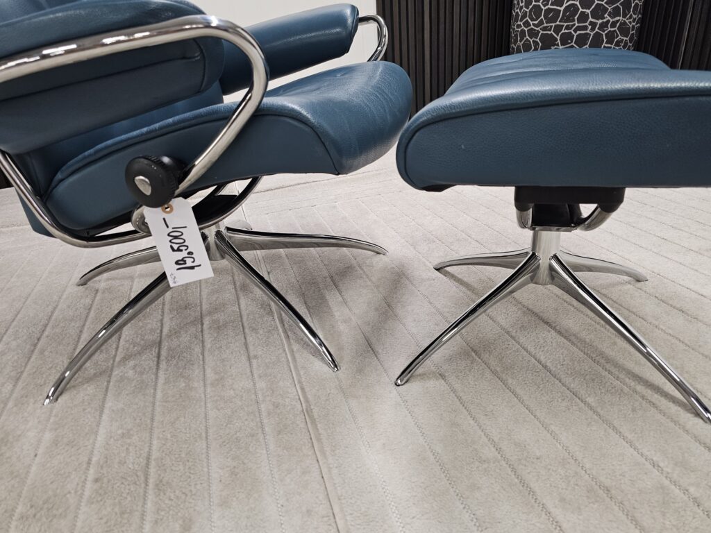 Stressless® Metro Cross lenestol med krakk