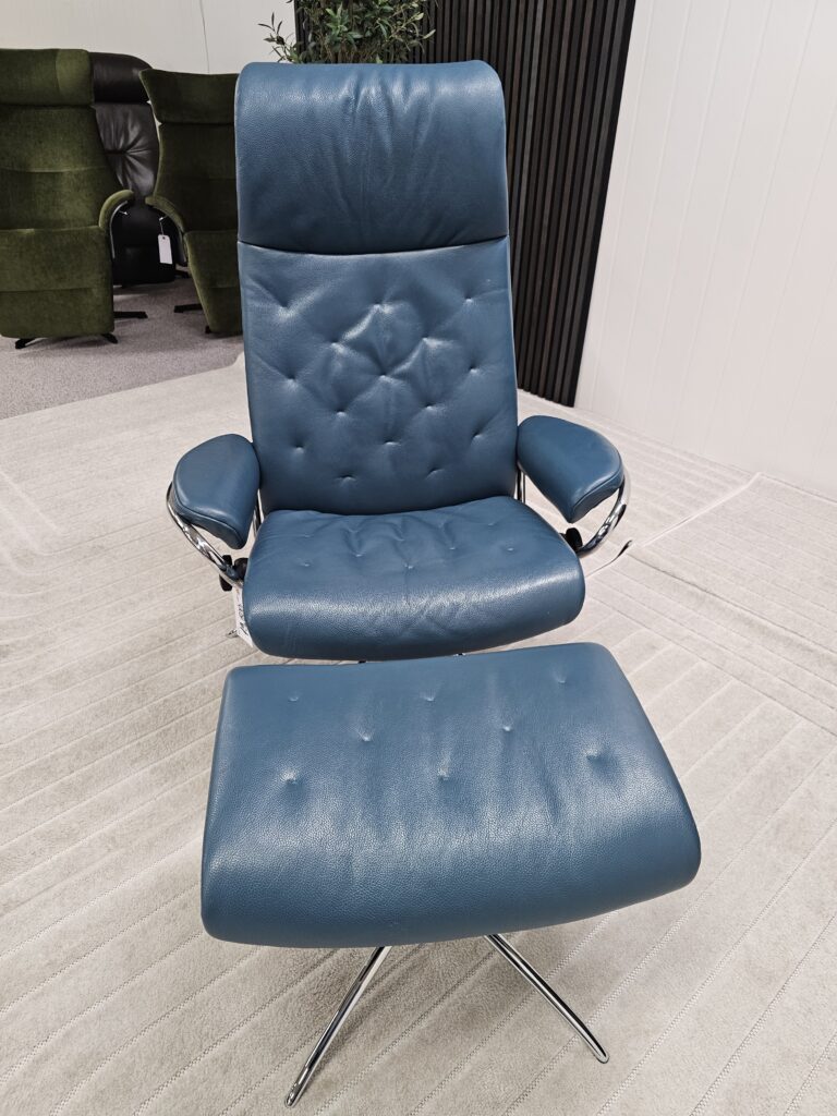 Stressless® Metro Cross lenestol med krakk